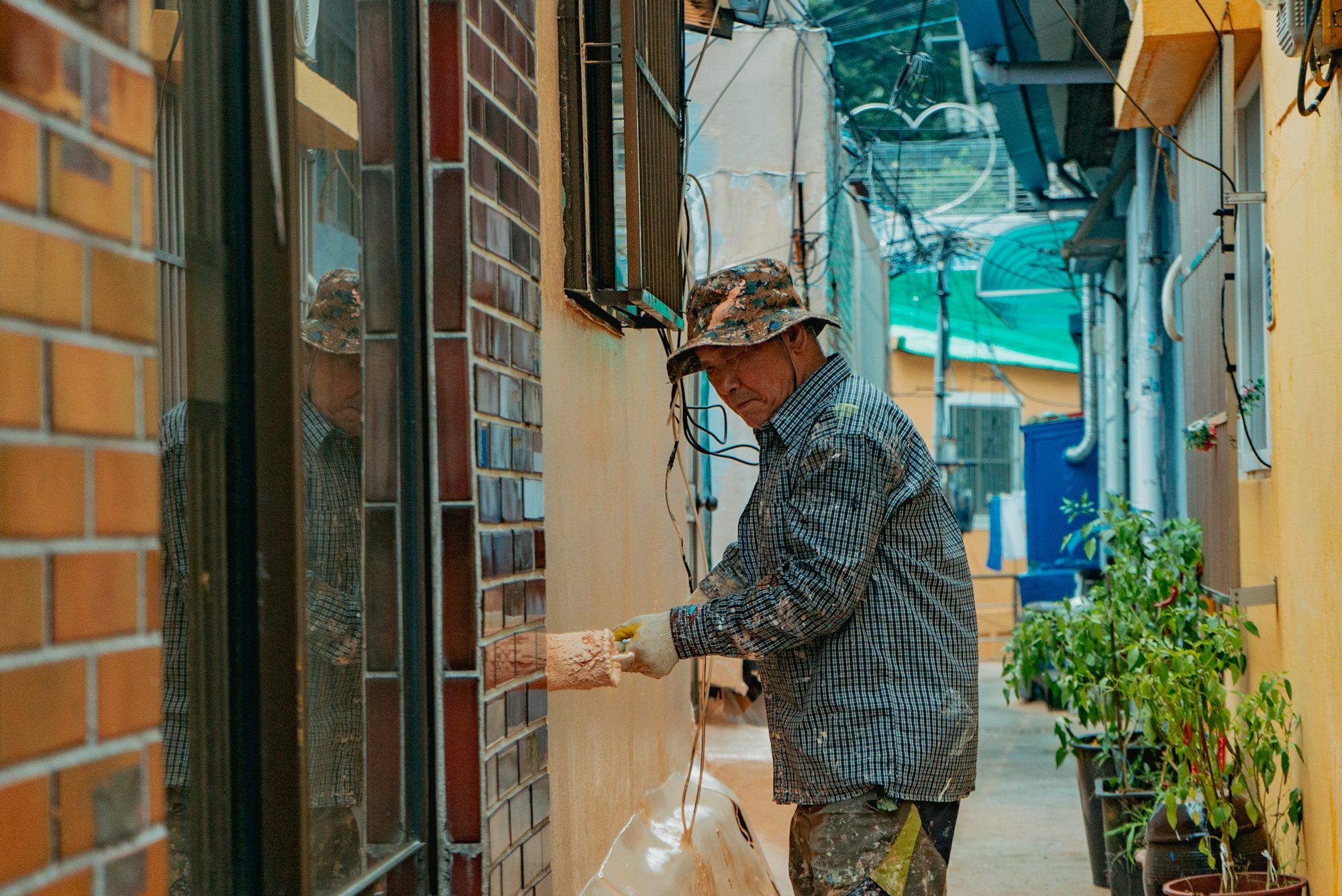 I will paint exterior siding fences and trim