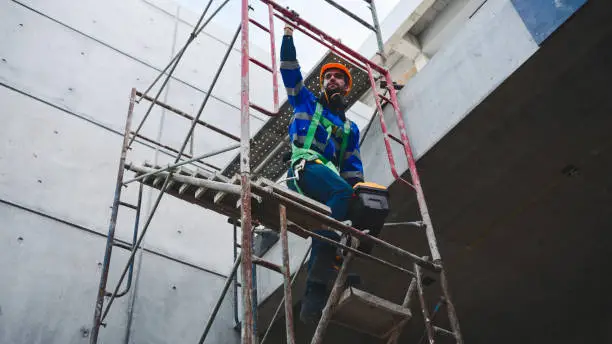 I will set up safety platforms and edge protection